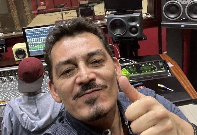 Visita José Manuel Figueroa Mazatlán para grabar unos temas musicales