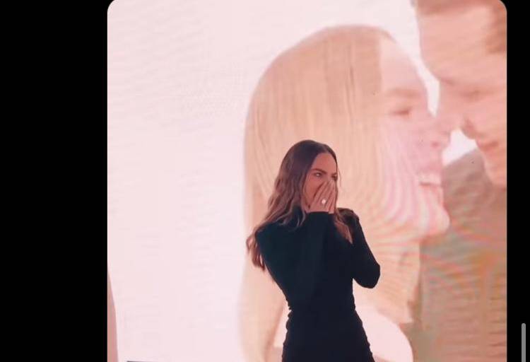 Belinda y Christian Nodal celebran un año de noviazgo