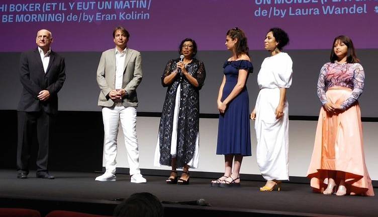 La película Noche de Fuego de la cineasta Tatiana Huezo fue reconocida por el Festival Cannes en su estreno con una ovación de pie que duró 10 minutos.