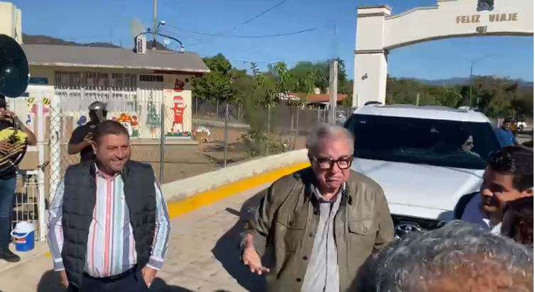 El Gobernador Rubén Rocha Moya explicó que aún siguen las gestiones de recursos para el aguinaldo de trabajadores de la UAS.