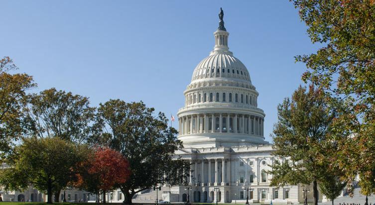 El acuerdo alcanzado, que podría firmar el presidente Donald Trump, restauraría servicios críticos como la asistencia alimentaria federal, así como el pago para cientos de miles de trabajadores federales.