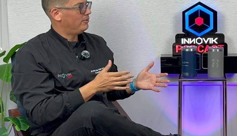 Hernán Isaías Díaz Terán rinde protesta como presidente del Colegio de Anestesiología del sur de Sinaloa durante ceremonia en Mazatlán.