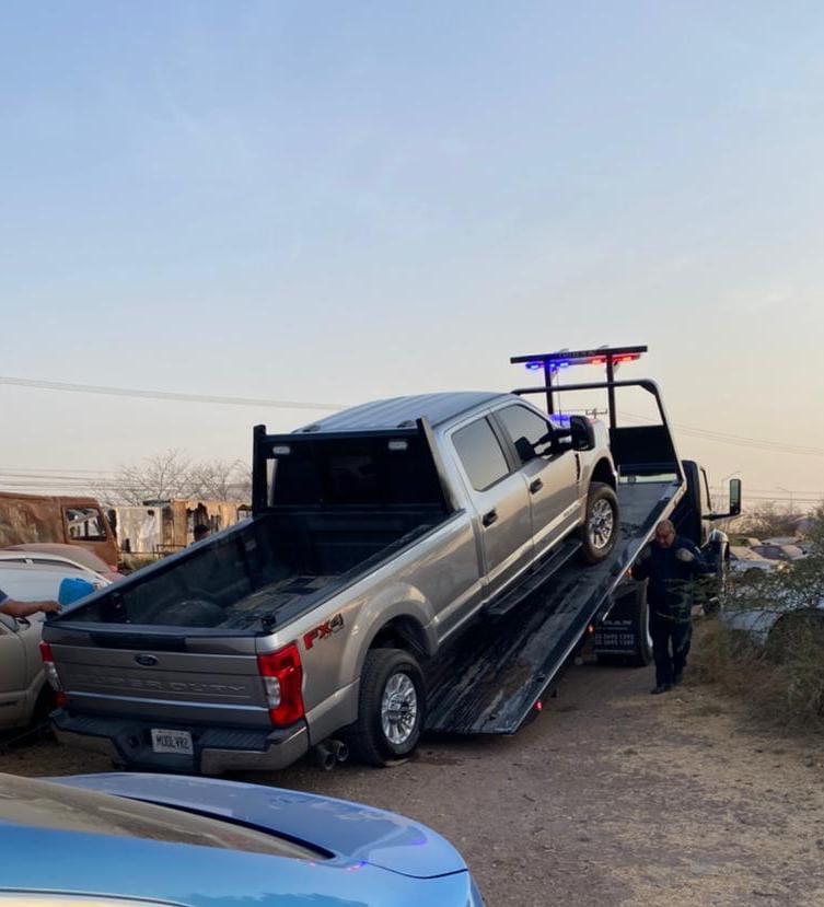 $!Policías Estatal recupera en Culiacán dos vehículos robados en Arizona