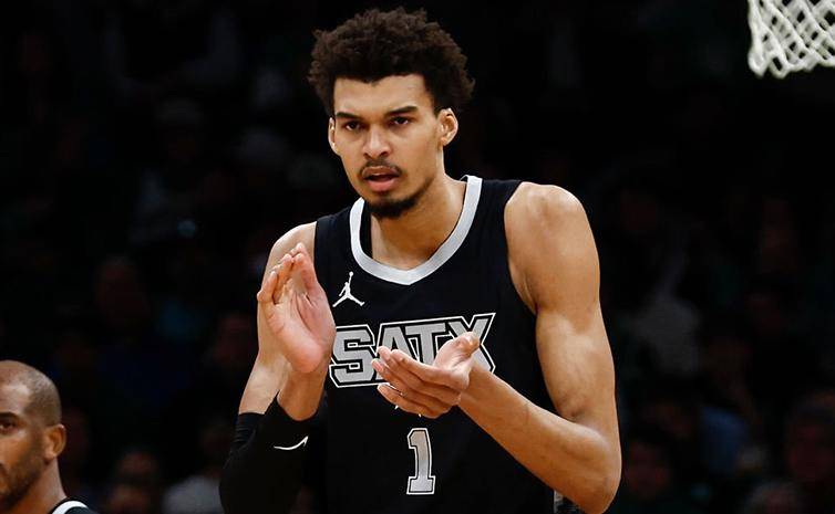 Wembanyama anuncia su retorno y reconoce que temió no volver a jugar