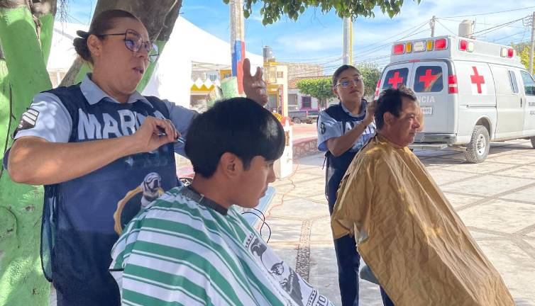 El corte de pelo fue de los servicios prestados.