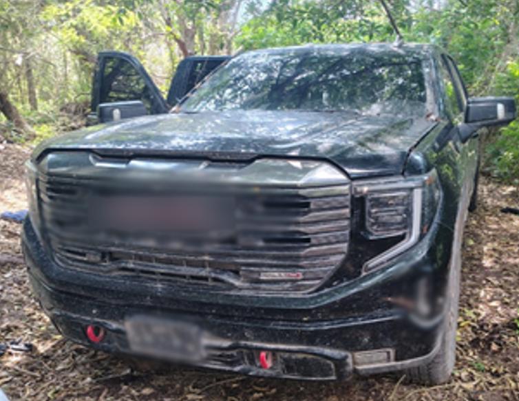 $!Ejército y Marina aseguran armas, vehículos y explosivos en operativos en Elota, Cosalá y Navolato