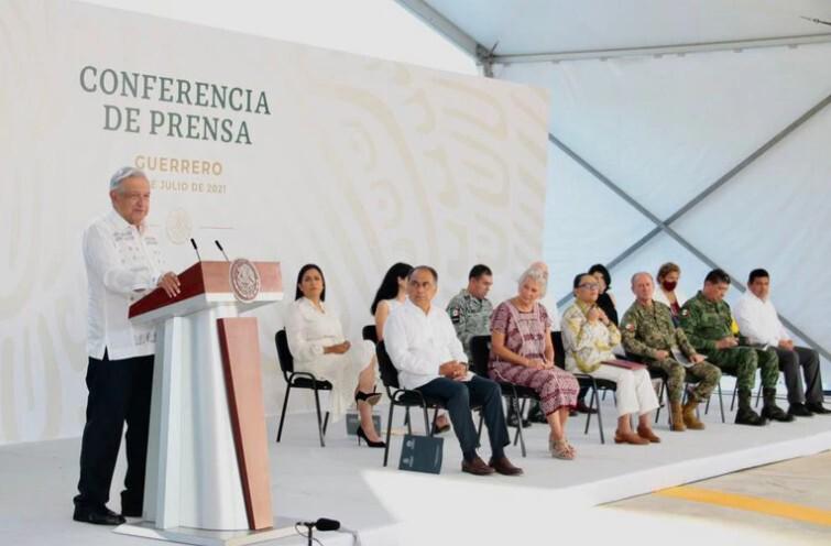 Pese a ‘veda’ por consulta para juzgar a ex presidentes, AMLO dice que no dejará de trabajar en sus programas sociales
