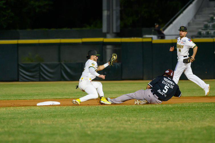 $!Cañeros de Los Mochis empata la serie a Tomateros