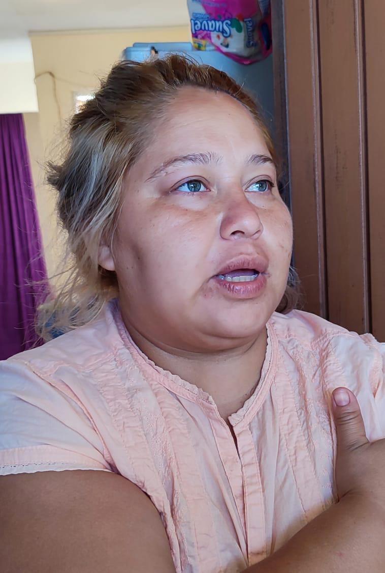 $!En Mazatlán, Anahí es la primera vacunada contra el Covid en los recorridos casa por casa