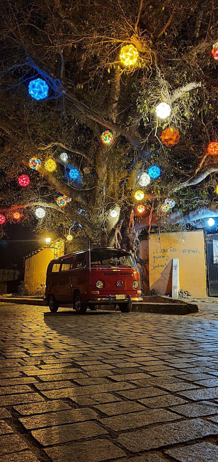 $!Decoran con luces y artesanías el Centro Histórico de Cosalá