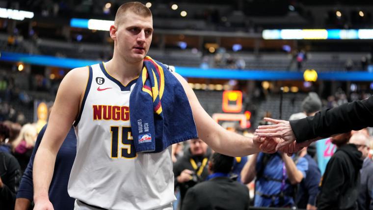 Nikola Jokic da una clase ante Boston Celtics