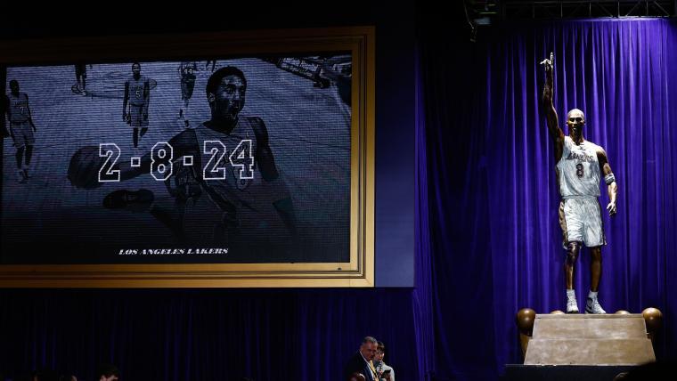 Lakers inmortaliza a Kobe Bryant con una estatua