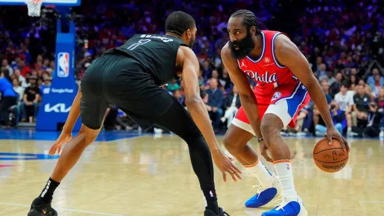 James Harden fue el eje que posibilitó el triunfo de los Sixers.