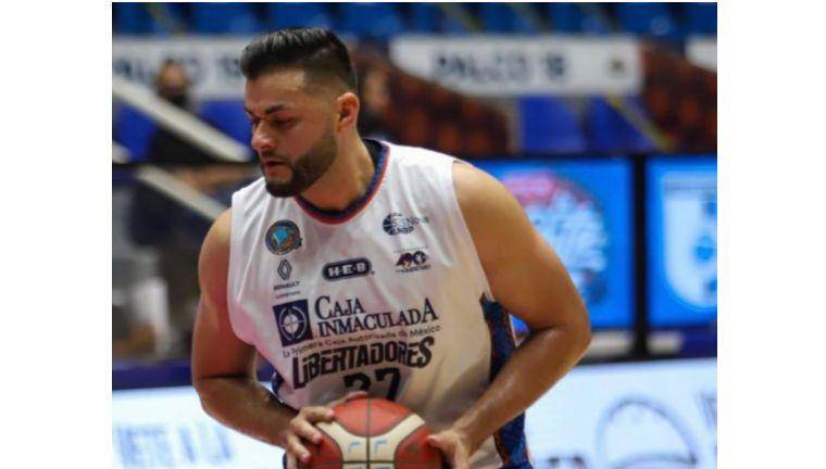 Alexis Cervantes, basquetbolista de la Liga Nacional de Baloncesto Profesional de México.