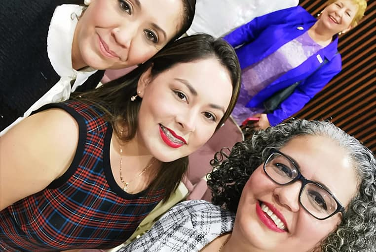 Acompañan a Rubén Rocha Moya, Gobernador de Sinaloa, familia, amigos y funcionarios electos