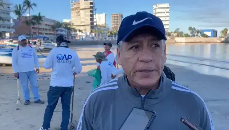 No solo las descargas por lluvias ensucian playa Pinitos, sino la saturación de vendedores de mariscos: OAP