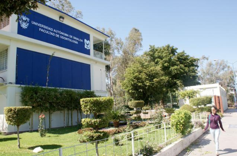 Denuncia alumno que la UAS ha detenido graduación de 400 estudiantes de odontología y les pide repetir el año