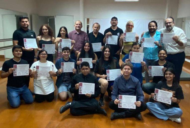 Concluye Taller de Actuación en Teatro y Cine