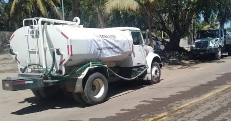 El programa de distribución contempla apoyar a 15 de los 20 municipios del estado con camiones tipo cisternas den abasto a las comunidades.