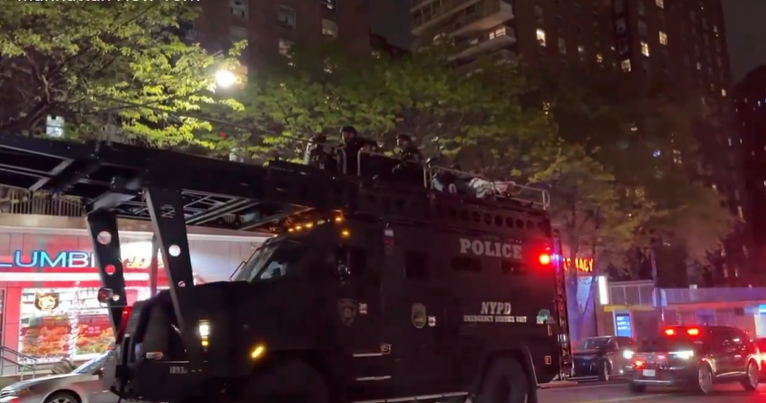 $!Policía de Nueva York detiene a decenas de manifestantes de la Universidad de Columbia