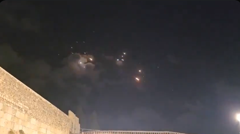 Irán dispara misiles contra Israel en una nueva escalada de violencia