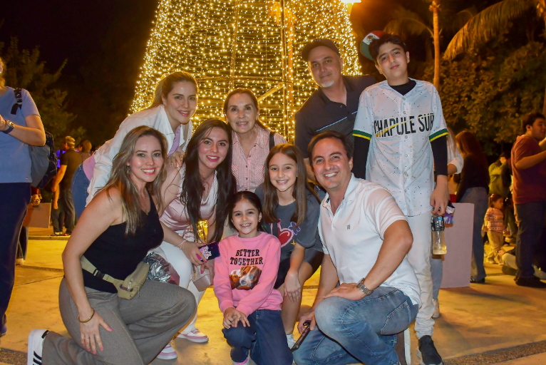 Reciben sinaloenses la Navidad en el Jardín Botánico