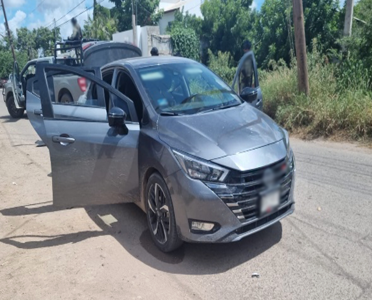 $!Detienen a cuatro personas armadas tras persecución en Navolato