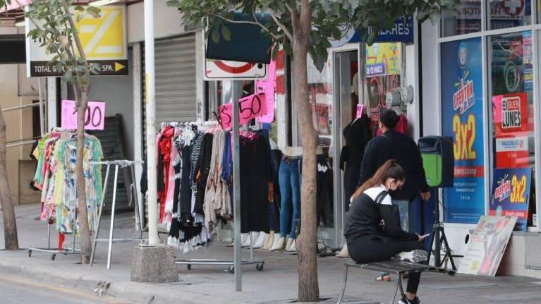 Por recomendación de no probarse ropa, comercios del Centro de Culiacán reportan caída del 30% en ventas