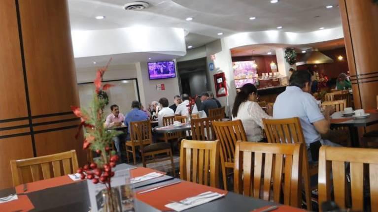 Tiene sector restaurantero una baja de 25 por ciento en ventas por violencia en Sinaloa: Canirac