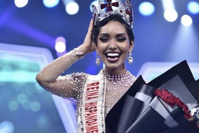 Andrea Bazarte, de México, se corona como Reina Hispanoamericana 2021