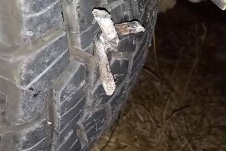 Tiran ahora ‘ponchallantas’ en carretera de Navolato