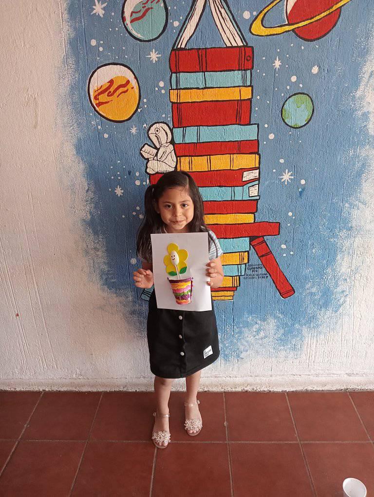 $!Las pequeñas se fueron felices con sus trabajos elaborados con material de reciclaje.