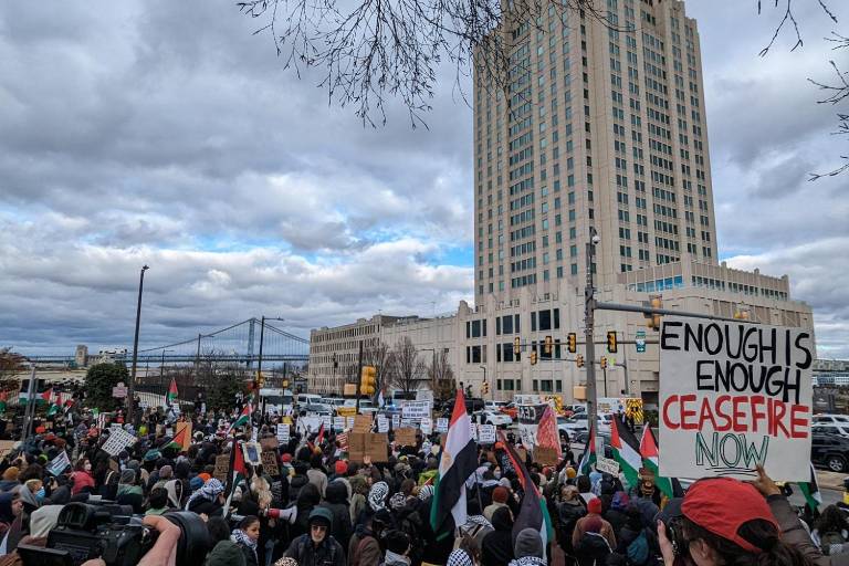 Llaman demócratas a Biden a rechazar medidas migratorias de los republicanos