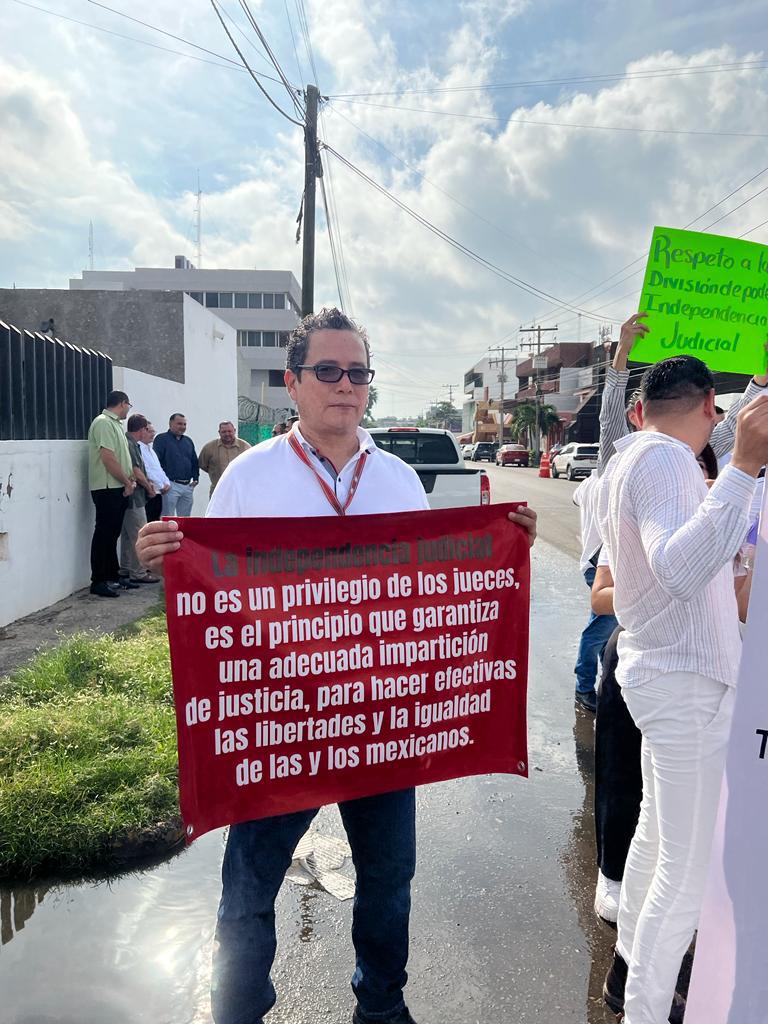 $!Protestan trabajadores del PJF en Mazatlán por reducción al presupuesto y a fideicomisos