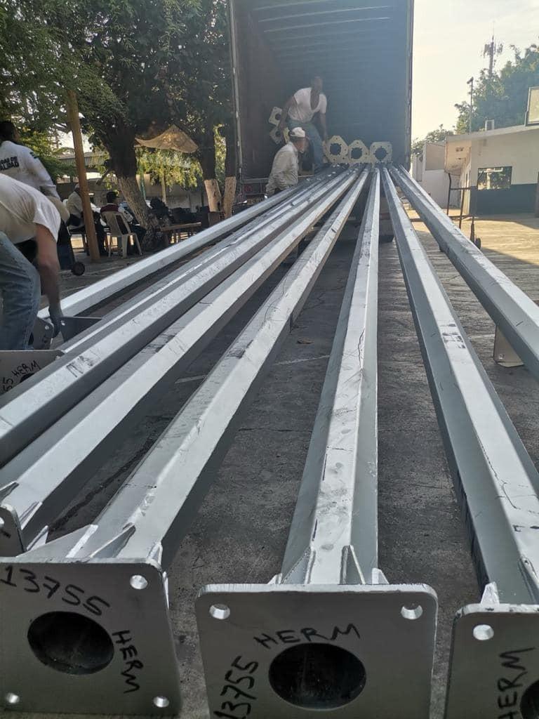 $!Instalarán 14 semáforos inteligentes en cruceros problemáticos en Los Mochis