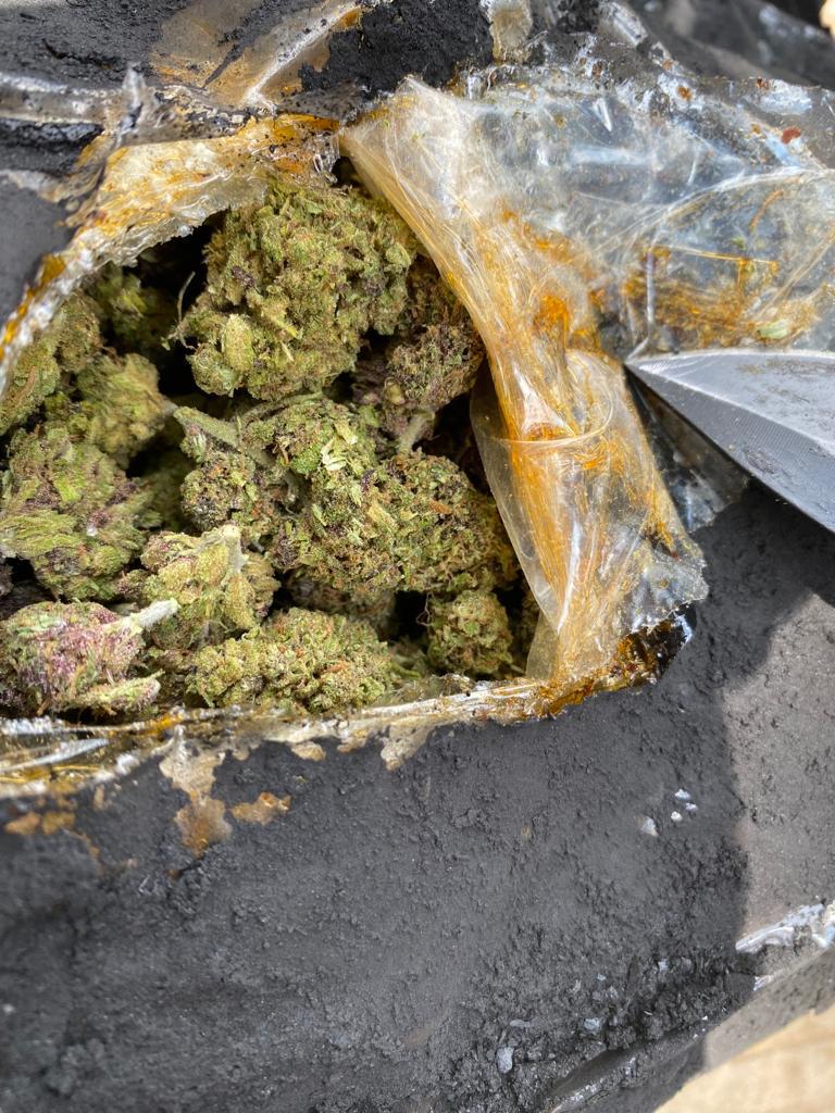 $!Hallan mariguana en bolsas de carbón en una paquetería en Culiacán