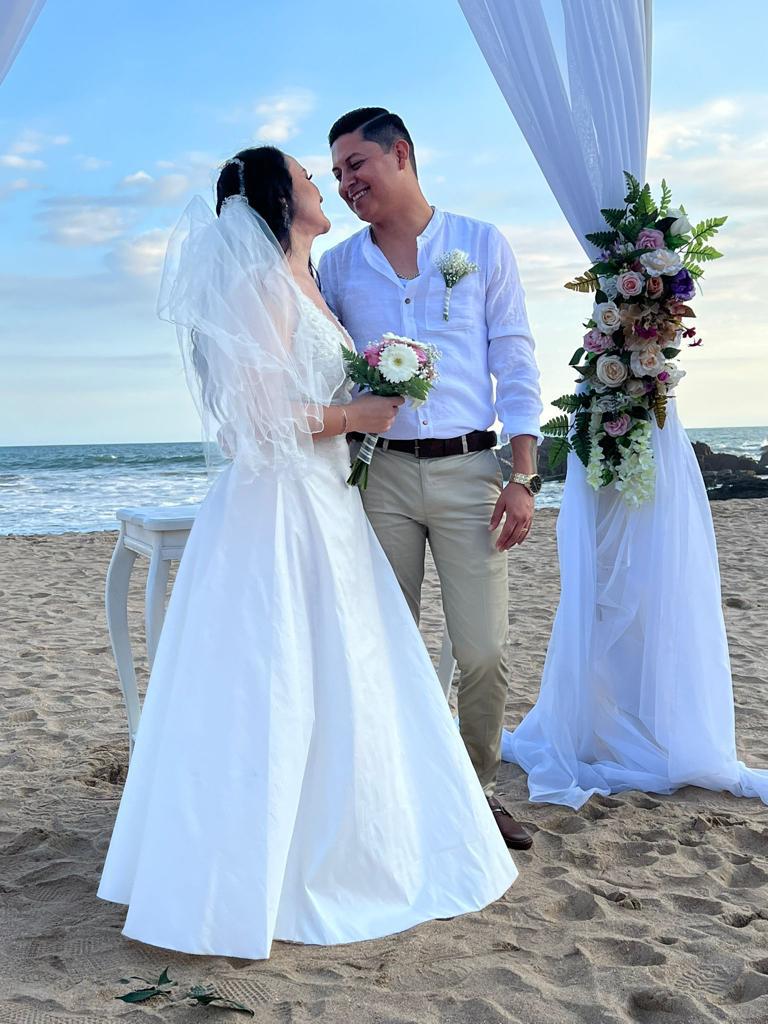 $!Sonia Tirado y Hugo Rosales en su boda.