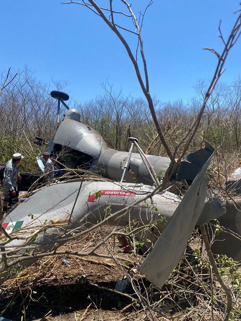 $!Se desploma helicóptero de la Marina en aeropuerto de Mazatlán
