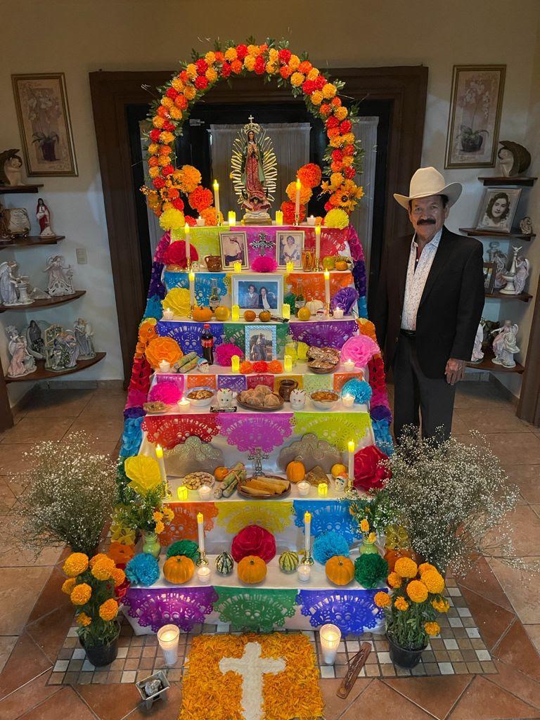 $!Con diversas ofrendas los artistas recuerdan el Día de Muertos