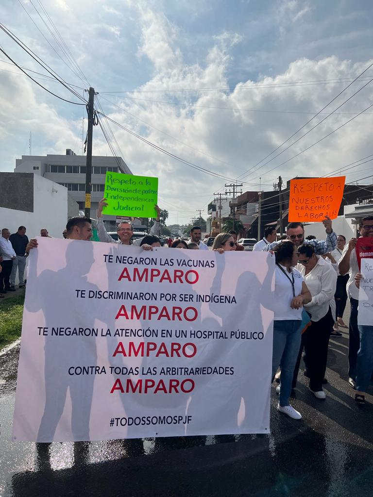 $!Protestan trabajadores del PJF en Mazatlán por reducción al presupuesto y a fideicomisos