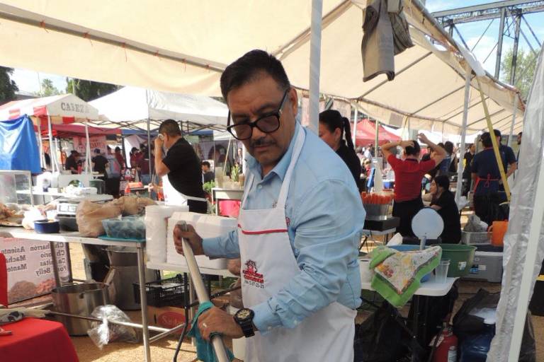 Disfrutan de la primera Feria Estatal del Chicharrón 2026