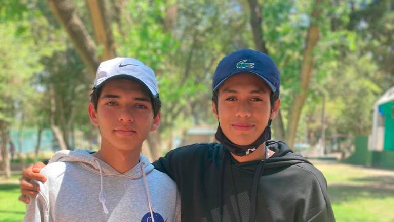 El mazatleco Armando Martínez (izq.) representará a Sinaloa en la fase nacional.