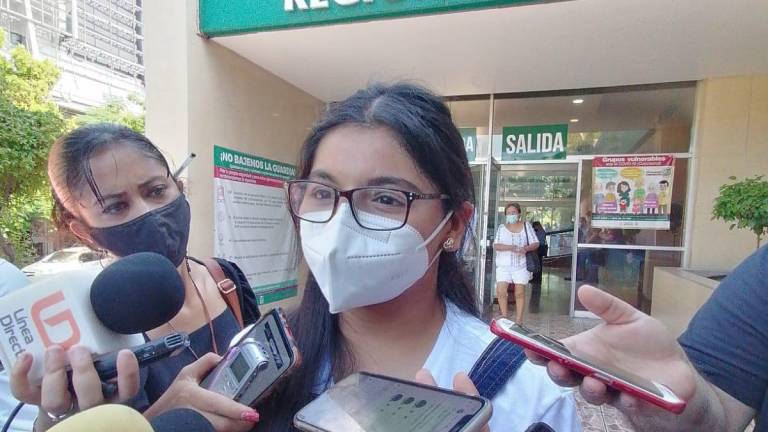 Diego y María José, de 13 años, recibieron la vacuna contra el Covid, en Culiacán