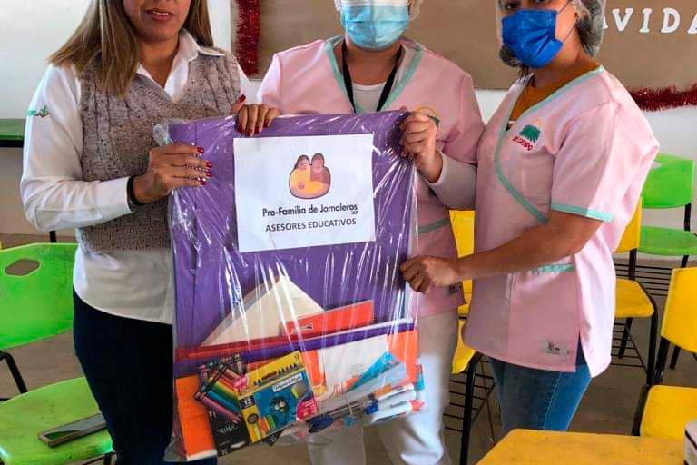 Cientos de familias beneficiadas por las actividades de Pro-familia de Jornaleros en La Cruz de Elota