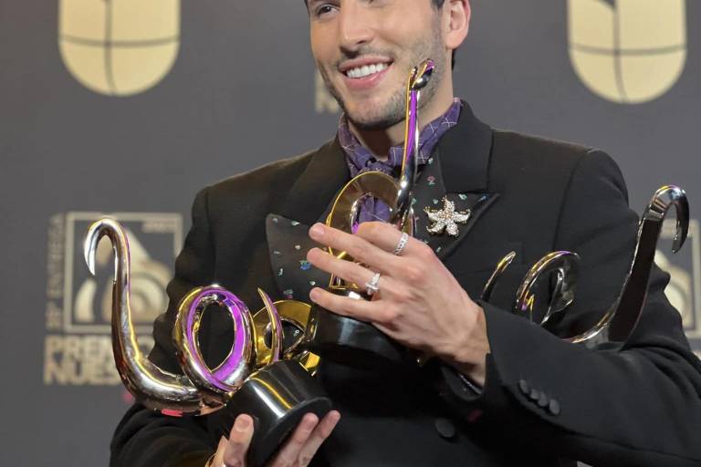 Es Grupo Firme el máximo ganador en ‘Premios Lo Nuestro 2023’, se lleva seis galardones