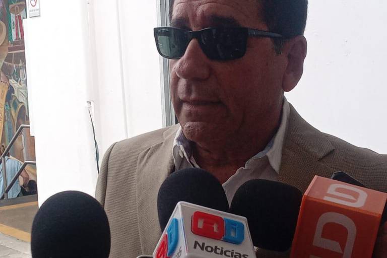 Donan rotarios de Canadá tres camiones a Bomberos Veteranos de Mazatlán: Sánchez Reynoso