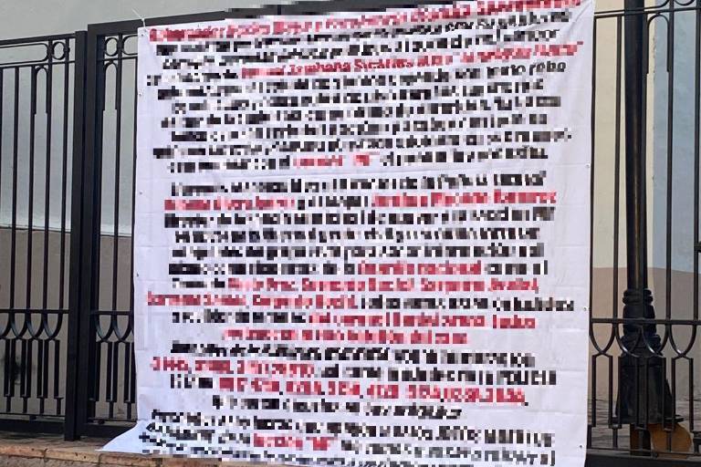 Colocan mantas con mensajes en diferentes puntos de Culiacán