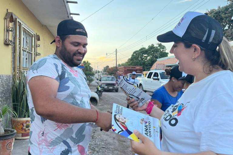 Los viejos políticos tienen experiencia para robar, los jóvenes tenemos energía para innovar: Ana Quevedo
