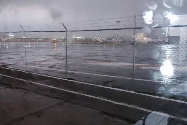 Lluvias trastocan vuelos en aeropuerto de CDMX