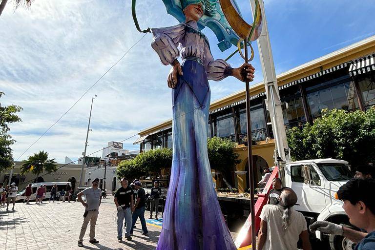 Ya están instalados todos los monigotes carnavaleros